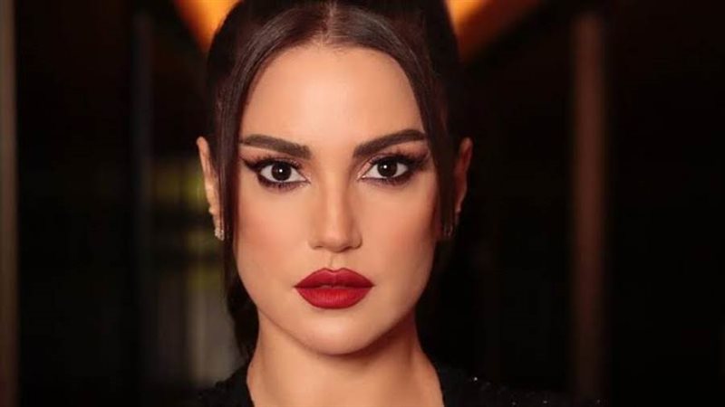 الفنانة درة