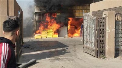 الدفع بـ 5 سيارات إطفاء.. نشوب حريق بمصنع إسفنج في الشرقية