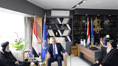  محافظ أسوان والقائم بأعمال رئيس الجامعة يستقبلان وفد الكنيسة الأرثوذكسية 