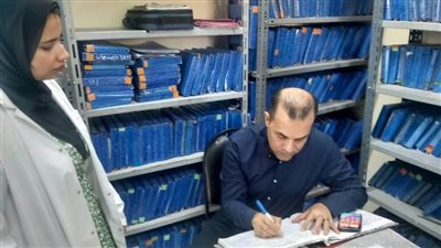 لتقاعسهم عن العمل.. إحالة مدير وحدة صحة الأسرة بفرهاش ومسؤول الحضور والانصراف للتحقيق 