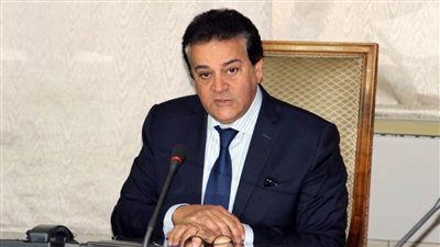 وزير الصحة يبحث مع شركة عالمية تعزيز التعاون في تقنيات الذكاء الاصطناعي والجراحة الروبوتية