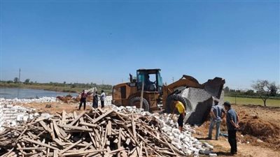 ضمن الموجة 26.. إزالة 43 حالة تعد واسترداد 4075 مترا بالبحيرة