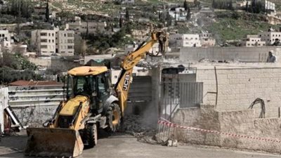 الاحتلال يخطر بهدم منزل متنقل في بلدة سلوان بالقدس 