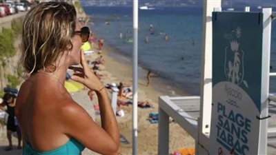 إجراء فرنسي عاجل ضد المدخنين على الشواطئ والحدائق وبالقرب من المدارس