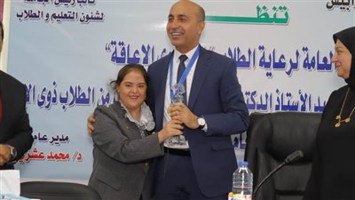 دعم مركز خدمات الطلاب ذوي الإعاقة بجامعة دمنهور بأجهزة تكنولوجية سمعية وبصرية متطورة 