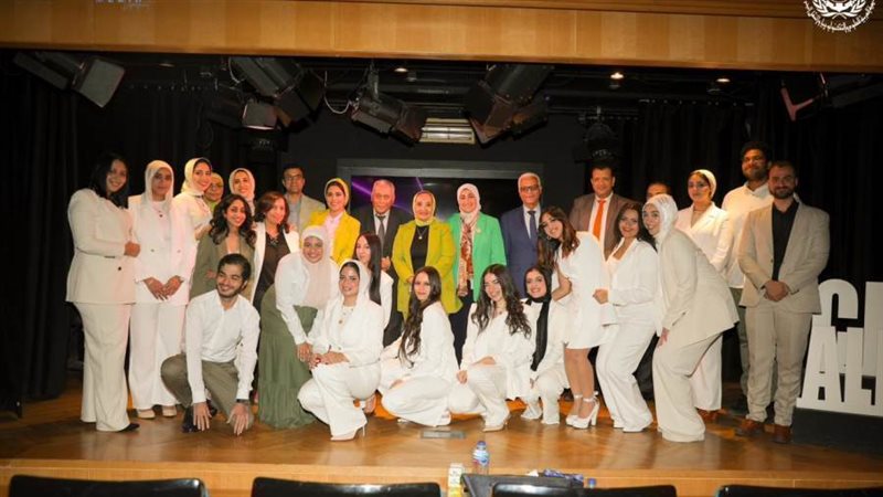 مناقشة مشروعات تخرج