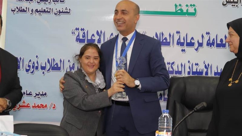 رئيس جامعة دمنهور