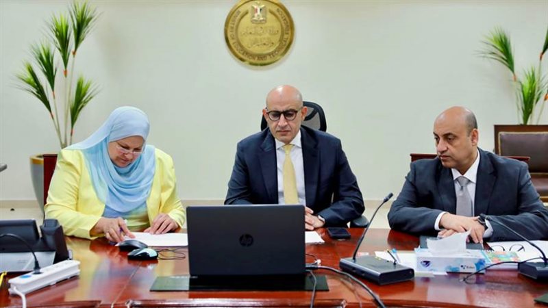 وزير التعليم يتابع