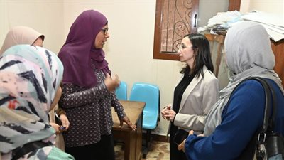 محافظ البحيرة تتفقد وحدة التضامن الاجتماعي بقرية إدفينا