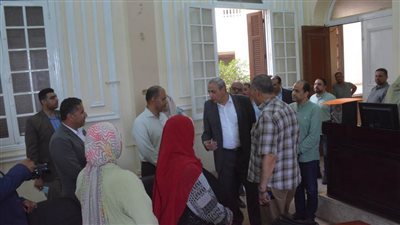 محافظ الغربية يتابع موقف ملفات التصالح في جولة بمجلس مدينة كفر الزيات