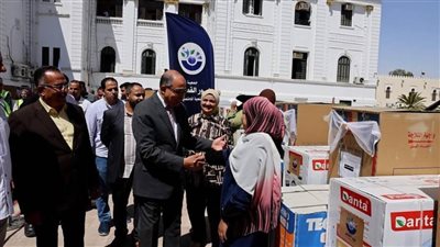 محافظ المنيا يسلم 23 جهاز عروسة بالتعاون مع جمعية نور القمر