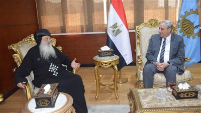 بالصور.. محافظ الغربية خلال لقاء الأنبا بولا: أعياد المصريين تظل رمزًا للتلاحم الوطني