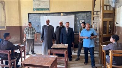 محافظ أسيوط يتفقد سير امتحانات الثانوية الأزهرية بمعهد فؤاد الأول الأزهري ويتابع انتظام اللجان