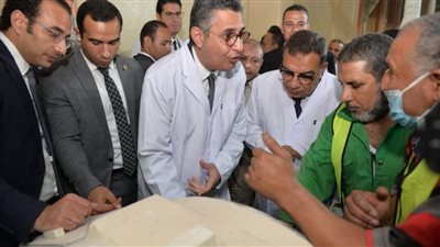 وزير التموين ومحافظ الدقهلية يتفقدان صومعة القمح بسندوب