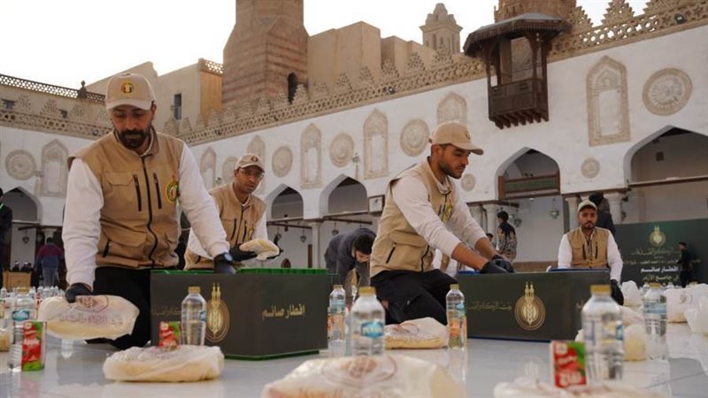 إفطار للصائمين بالجامع