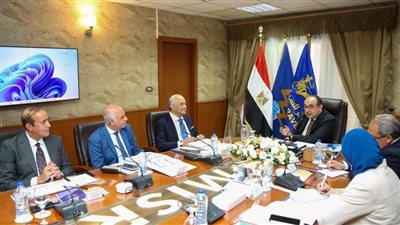  وزير قطاع الأعمال يعقد اجتماعًا موسعًا لمتابعة العمل في عدد من المشروعات السياحية والفندقية