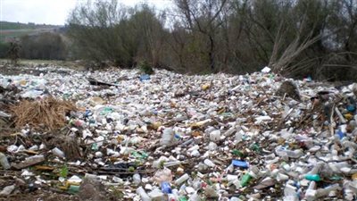 التصدي للتلوث بالبلاستيك.. الصحة العالمية تدعو للتعاون في اليوم العالمي للبيئة