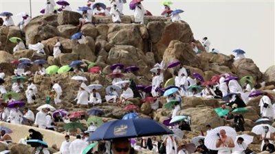 عاجل| بث مباشر الحج .. الحجيج على عرفات وصلاة الظهر والعصر جمعًا