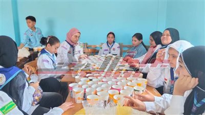 الفرق الكشفية بالشعب التجريبية للنشء تشارك تجهيز هدايا مصلي العيد