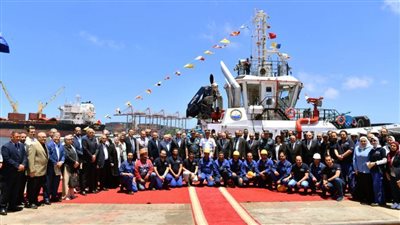 القوات البحرية تستلم القاطرة الأولى رأس الحكمة طراز (ASD)  