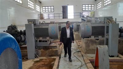 رئيس مياه الشرب بأسوان يتابع انتظام العمل بالمحطات لتلبية احتياجات المواطنين خلال العيد