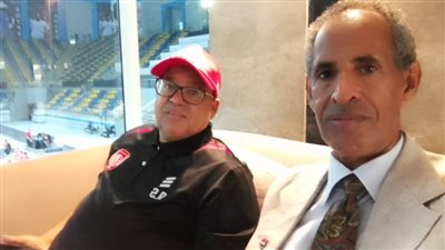 مصطفى فكري يلتقي رئيس وفد البحرين للكرة الطائرة بالقاهرة