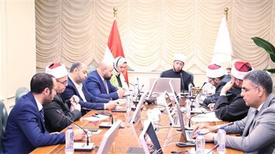 وزير الأوقاف يعقد اجتماعًا موسعًا لبحث إطلاق منصة الوزارة الإلكترونية 