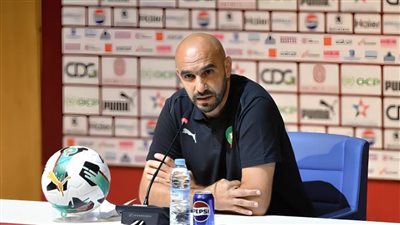 لن يفوز بالكرة الذهبية لأنه إفريقي.. وليد الركراكي يثير الجدل حول البالون دور