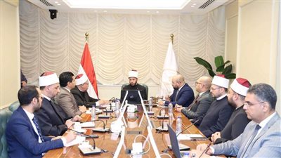 وزير الأوقاف يجتمع مع مديري المديريات الإقليمية لمتابعة سير العمل 