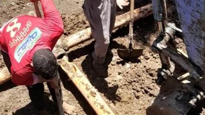 محافظ المنيا: إصلاح خط غاز طبيعي بسكة تلة دون انقطاع الخدمة عن المواطنين.. صور