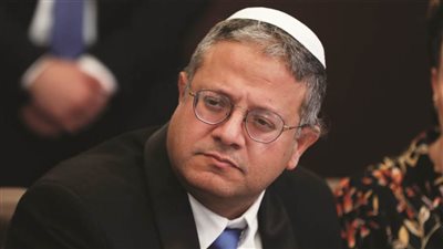 بن غفير يوبخ ضباط شرطة منعوا مستوطنين من الغناء والرقص بالمسجد الأقصى