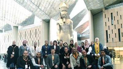 برنامج تدريبي عن مبادئ وأساسيات الإتيكيت المهني للعاملين بالمتحف المصري الكبير