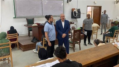 في جولة تفقدية لامتحانات كلية الزراعة.. رئيس جامعة قناة السويس يشدد: 