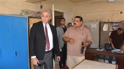 بالصور.. محافظ الغربية يفاجئ الوحدة المحلية بإبيار ويجوب شوارع القرية