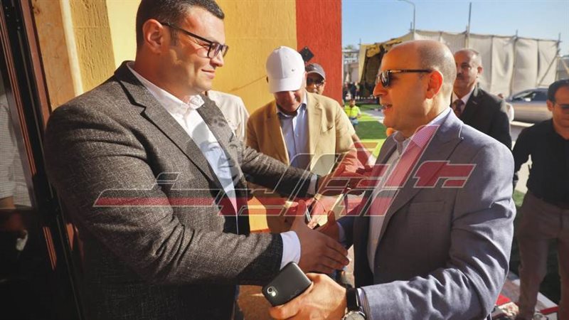 وزير الإسكان ومحافظ