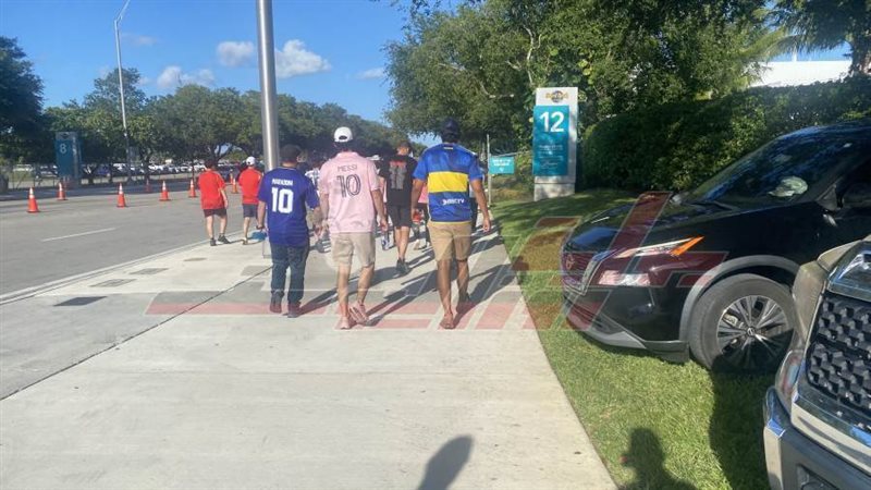 جماهير الأهلي بمحيط