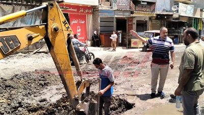 إصلاح كسرين بخط مياه الشرب بمنطقة العمار في سيدي سالم