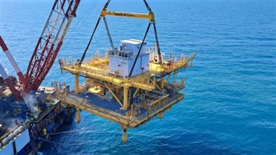 الانتهاء من أعمال تركيب المنصة البحرية WEB OFFSHORE بحقل غاز غرب البرلس
