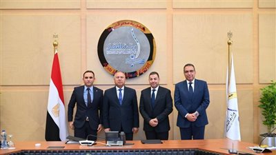 كامل الوزير يشهد توقيع عقد ترخيص شركة 