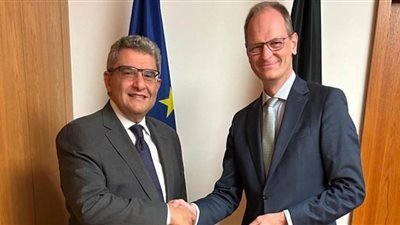 سفير مصر ببرلين يلتقي رئيس وزراء ولاية ساكسوني انهالت
