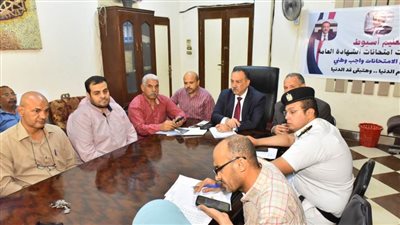 محافظ أسيوط يطمئن على الحالة الصحية للمراقبين المصابين في حادث انقلاب ميكروباص