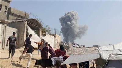 استشهاد 4 فلسطينيين وإصابة أخرين إثر قصف الاحتلال الإسرائيلي خيمة نازحين بمواصي خان يونس