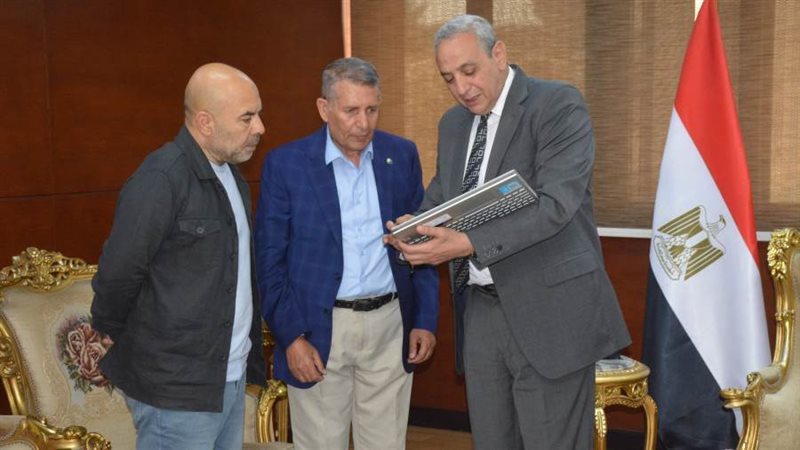 محافظ الغربية خلال