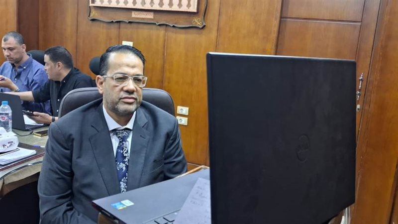 وكيل الوزارة داخل