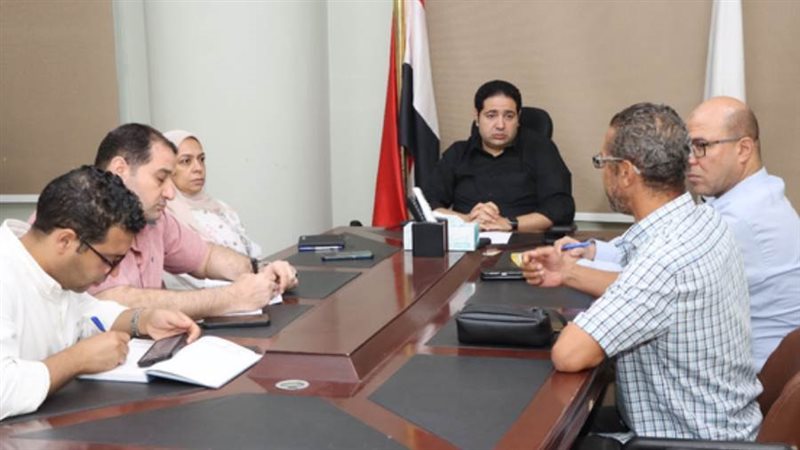 اجتماع نائب محافظ