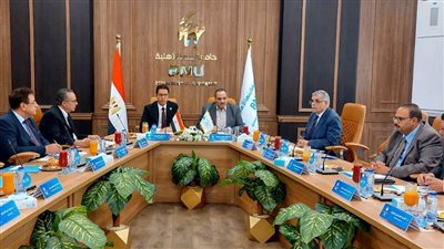 جامعة بنها الأهلية تستعرض المنح الطلابية واعتماد اللائحة الداخلية