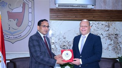 النعماني وكومار يشهدان احتفالية اليوم العالمي لليوجا