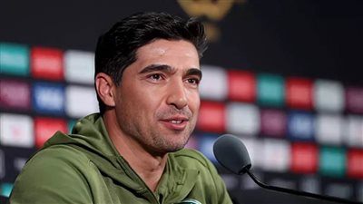 قبل ساعات من المباراة .. مدرب بالميراس يستمر في خداع الأهلي