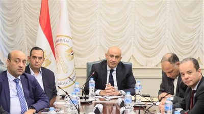 عبد اللطيف: عدم السماح بتأخير أسئلة الثانوية العامة 