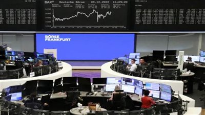 مؤشرات الأسهم الأوروبية تفتتح على ارتفاع محاولة تعويض بعض خسائر الأسبوع